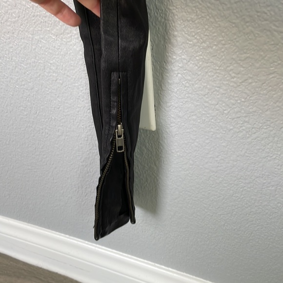 Mason - 100% Stretch Lambskin Legging Pants - Picture 4 of 9